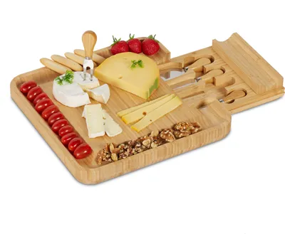 Produktbild von Relaxdays Käsebrett mit Käsemesser Set, HBT: 4 x 33 x 33 cm, Bambus Käseplatte mit Schublade, 4-tlg. Käsebesteck, natur