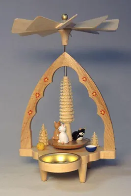 Obrázok produktu pre Stolové pyramídové mačky s čajovou sviečkou Výška = 20 cm NOVINKA