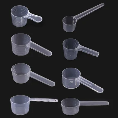 Immagine prodotto di Set di misurini trasparenti, 8 pezzi, con scala da 10 a 100 ml, realizzati in materiale PP, adatti per cucina, laboratorio e pasticceria