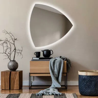 Produktbild von Unregelmäßiger asymmetrischer Spiegel mit LED Beleuchtung 54x54 cm - mit LED Beleuchtung - LED Farbe Kaltweiß 7000K - Individuell Nach Maß - Beleuchtet Wandspiegel Lichtspiegel Badezimmerspiegel TRR221