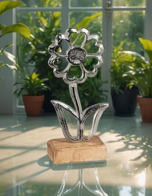 Produktbild von formano Dekoaufsteller Blume aus Aluminium & Mangoholz 20 cm - Silberfarben