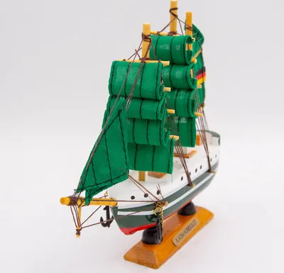 Produktbild von Modellschiff Alexander von Humboldt Schiffsmodell aus Holz - 16 cm
