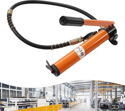 Immagine prodotto di Pompa idraulica manuale - CP-180 - Pressione 70 MPa - Portata 2 l/s - Serbatoio olio 350 ml - Acciaio - Corpo pompa 33 cm - Impugnatura 34 cm - Arancione