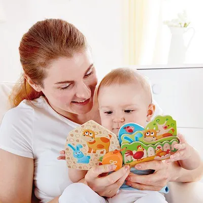 Produktbild von Hape Holz-Bauernhoftierbuch für Babys - pädagogisches Babybuch