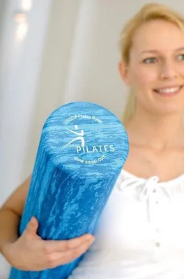 Produktbild von Pilates Roller Pro Soft Sissel 15 x 90 cm inkl.Übungsposter, blau>>>>
