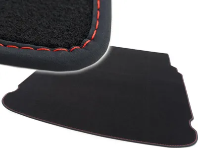 Produktbild von Kofferraummatte passend für Audi A7 / S7 / RS7 (4G) Premium Velours mit roter Naht