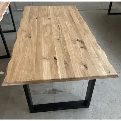 Produktbild von Esstisch Baumkante Lamelle Rustic-Eiche glanzgeölt 200x100cm U-Gestell Schwarz