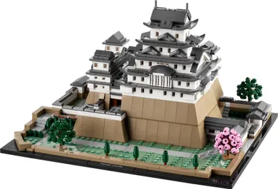Produktbild von LEGO 21060 Architecture Burg Himeji, Modellbausatz für Erwachsene, Wahrzeichen-Kollektion, Set für Fans kreativer Gartenarbeit und japanischer Kultur, mit Kirschblütenbaum, Geschenk für Sie und Ihn