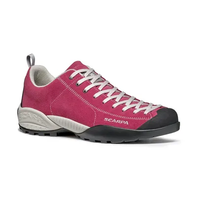 Rosa Lifestyle-Schuhe für Damen von Scarpa mit grauen Schnürsenkeln und schwarzer Sohle.