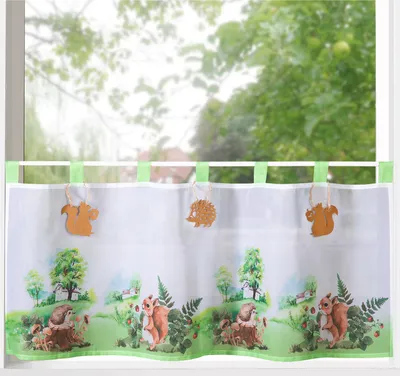 Produktbild von heimtexland ® Scheibengardine mit Deko Anhänger Filz Fensterdekoration Gardine Typ790 Grün - Eichhörnchen