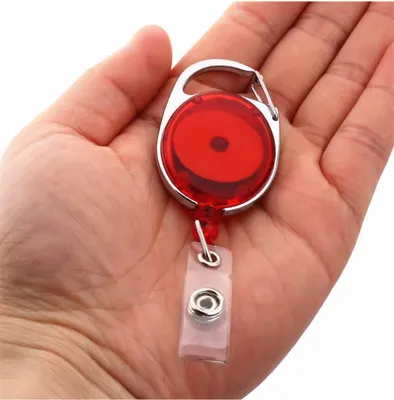 Produktbild von CHPN – Kartenhalter mit ausziehbarer Kordel – Schlüsselanhänger für Karte – Ausziehbarer Schlüsselring – KordelSchlüsselanhänger – Schlüsselanhänger – Kartenhalter – mit Kartenschlaufe – transparentes Rot – Kartenhalter mit Haken