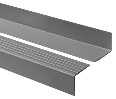 Obrázek produktu pro QUEST Schodová lišta PVC 50x42 mm, 1.5m, protiskluzová schodová hrana, schodový profil, ochrana schodů, RGP, tmavě šedá