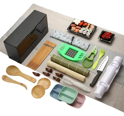 Obrázek produktu pro Sada na přípravu sushi pro domácí použití, 28 dílů, včetně bambusové podložky, lžíce na rýži, párátek, formiček a misek na omáčku. Kompletní sada