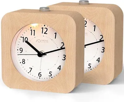 Productafbeelding van Houten Analoge Wekker met Sluimerfunctie en Nachtlampje - 2 Stuks