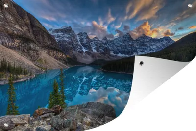 Produktbild von MuchoWow® 60x40 cm Outdoor-Poster Gartendeko Sichtschutz Garten Poster für den Garten  Dämmerung am Moraine Lake in Kanada