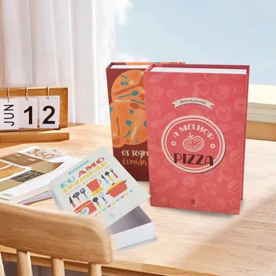 Dekorative Buchdekoration für Haus und Interieur