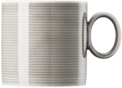 Immagine prodotto di Tazza Thomas Becher con manico, collezione Loft Colour, colore grigio chiaro (Moon Grey), codice prodotto 11900-401917-15503, codice EAN 4012436515467