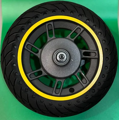 Produktbild von 60/70-6.5 Ninebot G30D G30LD 2 Gen Reifen Gelb mit Vollgummi Felge Bremse