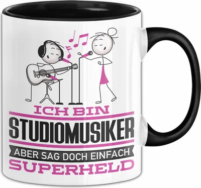 Produktbild von Studiomusiker Geschenk Tasse Ich Bin Studiomusiker Aber Sag Doch Einfach Superheld Lustige Geschenkdiee für Studiomusiker Kaffee-Becher (Schwarz)