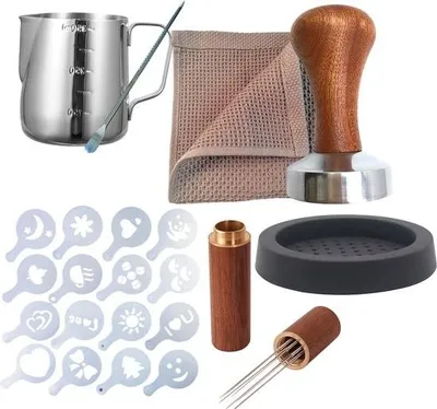 Produktbild von Kaffee-Tamper-Set, Zubehör Barista-Set, mit Espresso-Tamper 53/54mm, Espresso-Kaffee-Rührstab, Milchkännchen 350ml, Tampermatte, Barista-Handtuch, Latte-Art-Stift und 16 dekorativen Schablonen
