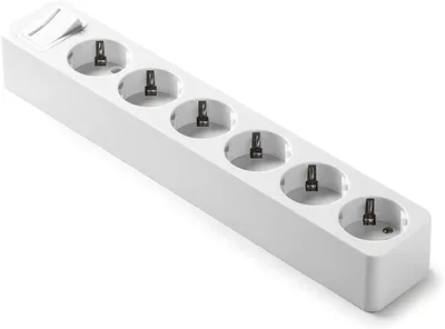 Imagen del producto de Regleta de enchufes Famatel con 6 tomas de corriente - Enchufe con interruptor - Sin cable - 3680 W - 16 A - 250 V - Blanco
