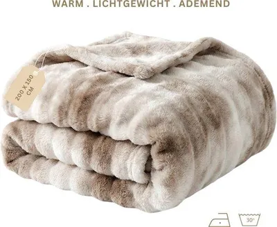 Productafbeelding van Unyqoos® NAKA Fleece-deken voor thuis, 150 x 200 cm – zachte, imitatiebont deken, 100% polyester, beige, geschikt voor bank en bed