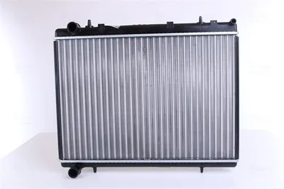 Produktbild von NISSENS 63601 Kühler Wasserkühler Motorkühler passend für PEUGEOT 308 SW I (4E, 4H) 307 CC (3B) 307 (3A/C) für CITROËN C4 Grand Picasso I (UA)