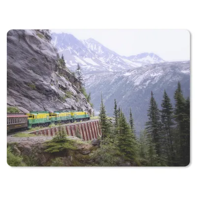 Produktbild von MuchoWow® Mauspad Mousepad Ein Zug fährt entlang eines Berghangs 40x30 cm - Mousepads - Maus Mat - Pad - Mausunterlage - Anti Rutsch