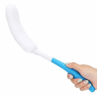 Obrázok produktu pre Dlhá zakrivená sprchová kefa s jemnou špongiou na umývanie tela a peeling