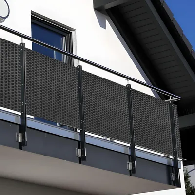 Produktbild von NYVI Polyrattan Balkon Sichtschutz Privafence 90x500 cm Anthrazit - Wetterfeste Balkonbespannung - UV-fest, Witterungsbeständig, 100% Blickdicht - Balkonumspannung Balkonumrandung 0.9x5 m