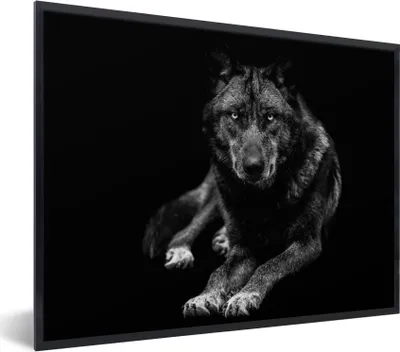 Produktbild von MuchoWow® Gerahmtes Poster Tiere - Wolf - Schwarz - Weiß - Porträt 40x30 cm - Poster mit Schwarzem Bilderrahmen Wandposter Rahmen Foto Bilder - Kunstposter - Wanddekorationen