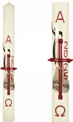 Produktbild von Osterkerze, verziert mit der aktuellen Jahreszahl. Die hochwertige Altarkerze stammt  und enthält 10 % Bienenwachs. Sie ist in der Farbe Elfenbein gehalten und hat die Größe 1000 x Ø 80 mm. Hergestellt in Handarbeit mit traditionellen, österlichen Wachsornamenten.