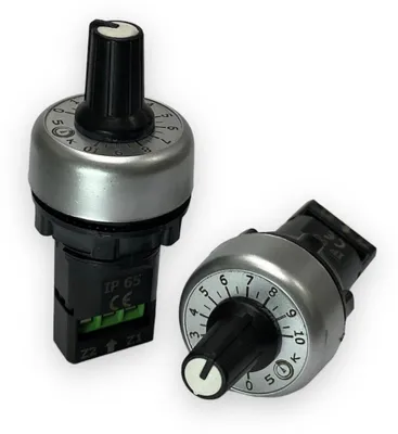 Obrázok produktu pre Potenciometer 10 kΩ / 5 kΩ jednootáčkový IP64, priemer 22 mm 5 kΩ