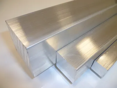 Produktbild von B&T Metall Aluminium Vierkantstange Vierkant 10x10 mm in Längen à 1000 mm +/- 5 mm Bohr- und Drehqualität