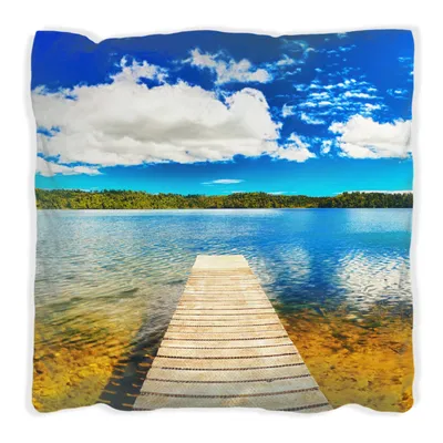 Produktbild von Wallario Premium Kissen, weiche Oberfläche, mit Motiv Klarer See mit Steg - Blauer Himmel, Größe: 30 x 30 cm, mit weißer Rückseite