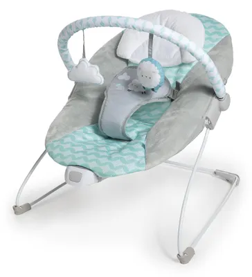 Immagine prodotto di INGENUITY Cloud Bouncer. Soothing Vibrations. Activity Arch with 2 Soft Toys. Removable Headrest
