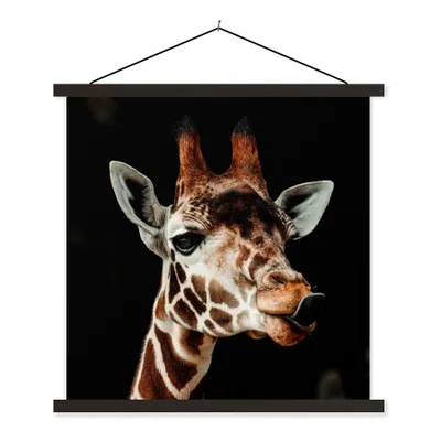 Produktbild von MuchoWow® Textilposter Giraffe - Tiere - Schwarz 60x60 cm mit schwarzem Rahmen - Posteraufhänger
