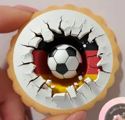 Produktbild von Fußball Deutschland EM Keks / Cupcake Aufleger 1 Seite Fondantpapier Premium extraweiß - extraglatt Ausstanzung rund 3,8 cm 35 Stk.