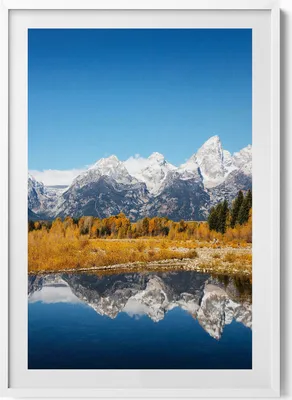 Produktbild von Bergsee und Herbstbäume– Wandbild mit Rahmen – Gerahmtes Bild  – Wanddekoration – 70x100 cm –  Weiß Rahmen