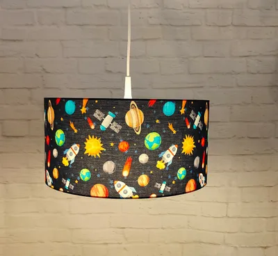 Produktbild von Coole LED Hängelampe bunt für Kinderzimmer & Jungenzimmer, Stoffschirm, Ø35cm