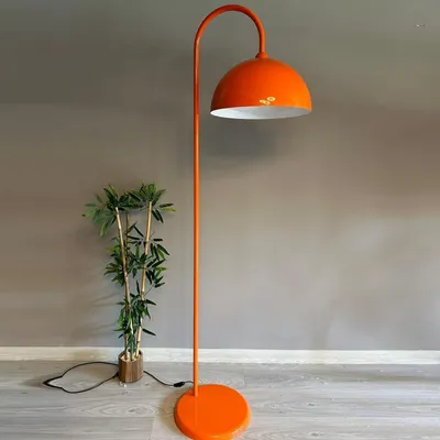 Produktbild von Moderne Stehlampe aus Metall mit E27, Verstellbarer Lampenschirm