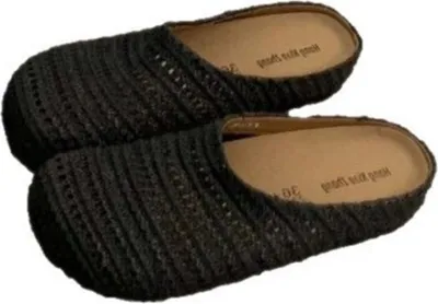 Produktbild von INF Handgefertigte französische Damen-Pantoletten aus PVC mit Lochmuster in Schwarz für den Sommer in den Größen S bis L M