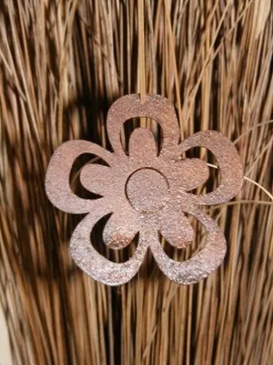 Produktbild von Rostikal Edelrost Gartendeko Blume 6 cm Hängedeko Fensterdeko Vintage Garten Dekoration Rost