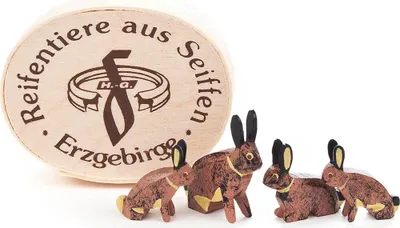 Produktbild von Hasenfamilie in Spandose (3cm) von Dregeno Seiffen