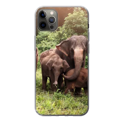 Produktbild von MuchoWow® Handyhülle Schutzhülle Hülle für iPhone 13 Pro Max Elefant - Tiere - Wald - Gras - Grün Silikon Softcase Handy Hülle - Mobiltelefon