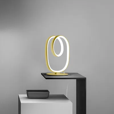 Produktbild von Diva L Gold Tischleuchte – 17 W, 3000 K, 780 lm LED-Lampenschirm aus Aluminium und Silikon, 360°-Lichtverteilung, integriert dimmbar – Gealuce