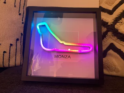 Produktbild von Monza LED RGB Rennstrecke, Formel 1 Kunstlicht, F1 Strecke LED Bahrain F1 Geschenk Formel 1