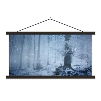 Produktbild von MuchoWow® Textilposter Wald - Winter - Schnee 150x75 cm mit schwarzem Rahmen - Posterleiste