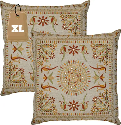 Produktbild von Marrakesch 2er Set Kissenbezug Kissen 50x50 cm groß | Sofakissen Kuschelkissen aus Baumwolle bestickt als Wohnzimmer Deko auf dem Sessel & Sofa | Dekokissen Lodge Braun als Stuhlkissen im Esszimmer
