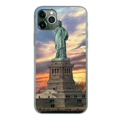 Produktbild von MuchoWow® Handyhülle Schutzhülle Hülle für iPhone 11 Pro Max Freiheitsstatue in New York bei Sonnenuntergang Silikon Softcase Handy Hülle - Schutz